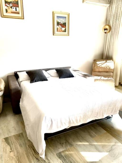 Golden Valley House 4-8 Pax - Box Auto Metro B1 Conca D'oro Treno Val D'ala Appartement