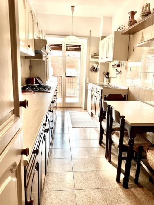 Apartment Golden Valley House 4-8 Pax - Box Auto Metro B1 Conca D'oro Treno Val D'ala Rome